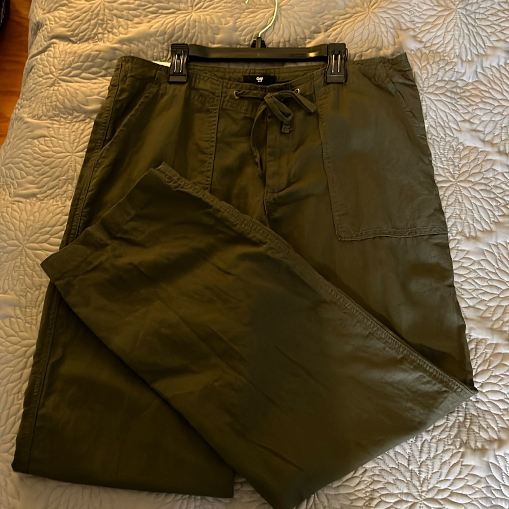 New dark green linen pants Gap size 8r